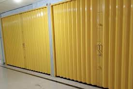 Folding gate